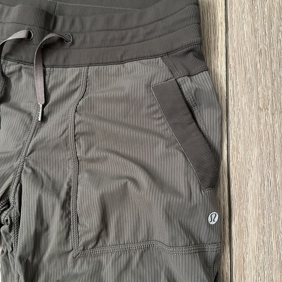 Lululemon Studio Crop - Picture 2 of 3